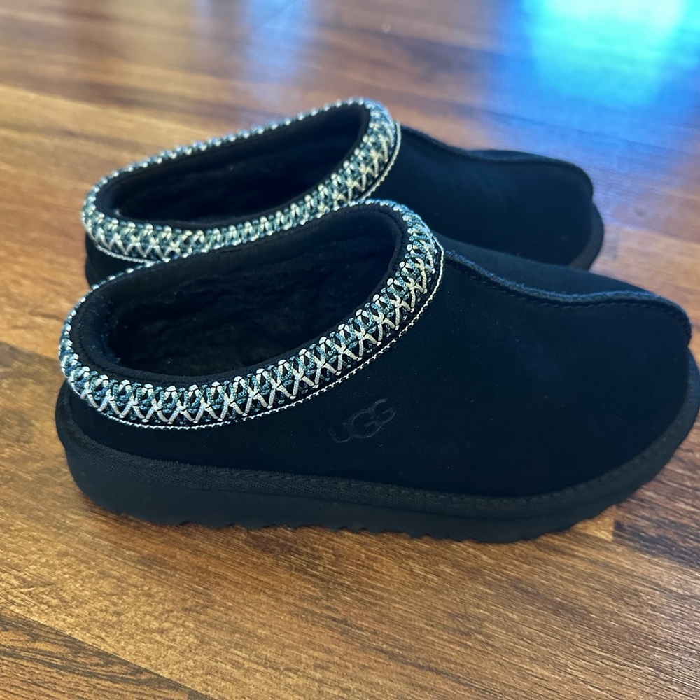 UGG Kids Black Slippers with Patterned Trim